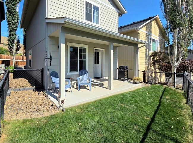 Building Photo - 2123 Roper Ln
