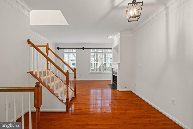 Building Photo - 5061 Kilburn St