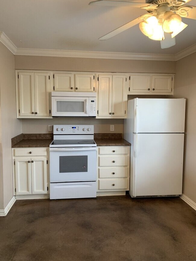 Building Photo - Mulberry Creek Condos