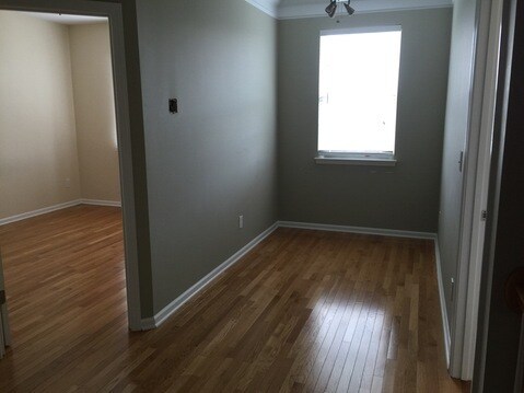 Building Photo - 5820 Kirkwynd Commons Dr