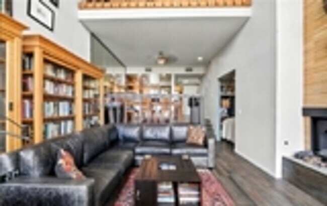 Building Photo - UNFURNISHED | Rent Credit Available on 12- or 15-Month Lease Save $1800 to $2100 for lease term