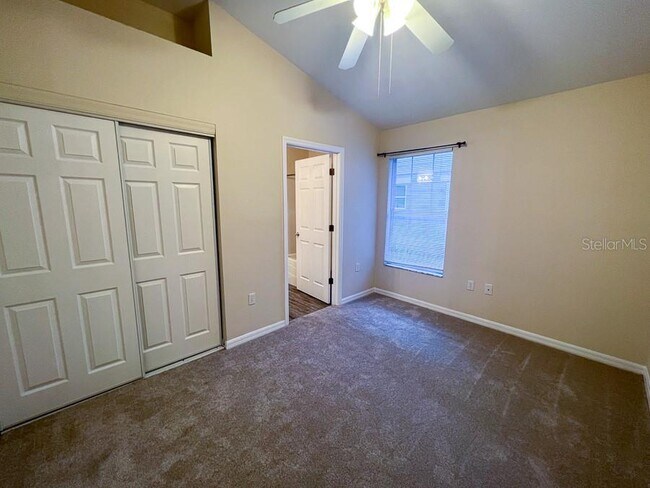 Building Photo - 4014 SW 26th Dr