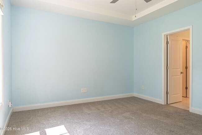 Building Photo - 170 Lakeview Dr