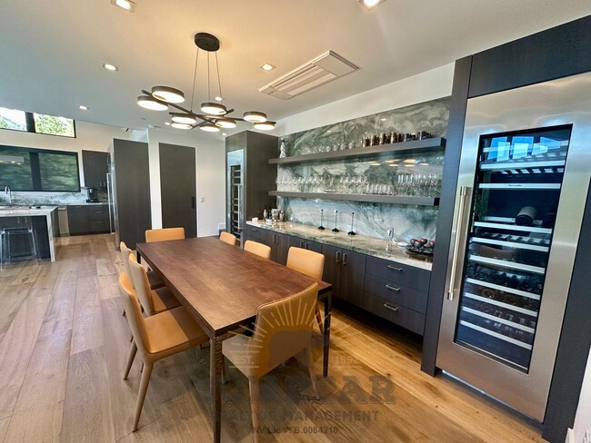 Building Photo - Luxury Mountain Retreat
