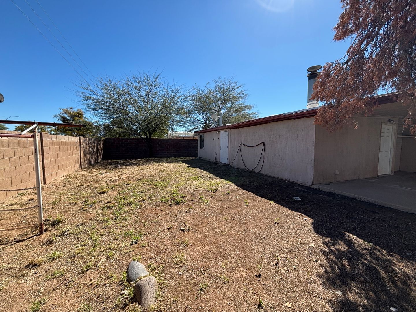 Building Photo - 7431 E Desert Aire Dr