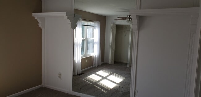 Building Photo - 4409 Straight Arrow Rd