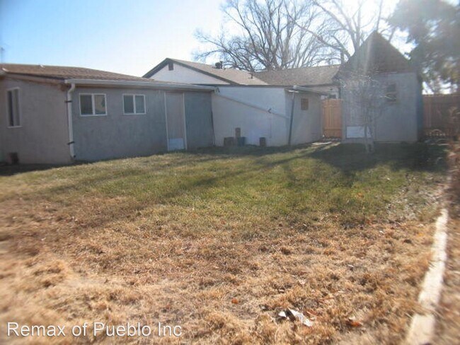 Building Photo - 3 br, 1.5 bath House - 2039 RIDGEWOOD LANE