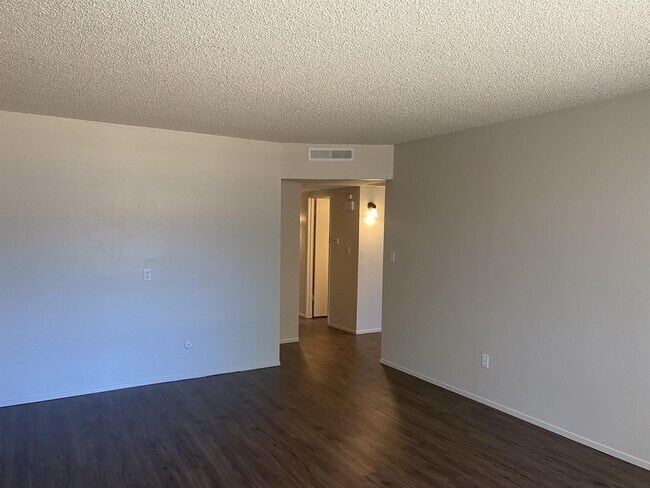 Building Photo - 3016 Delta Ave