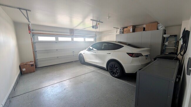 Building Photo - 29W730 Cambridge Ct