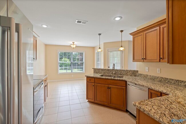 Building Photo - 108 Landings Way Dr