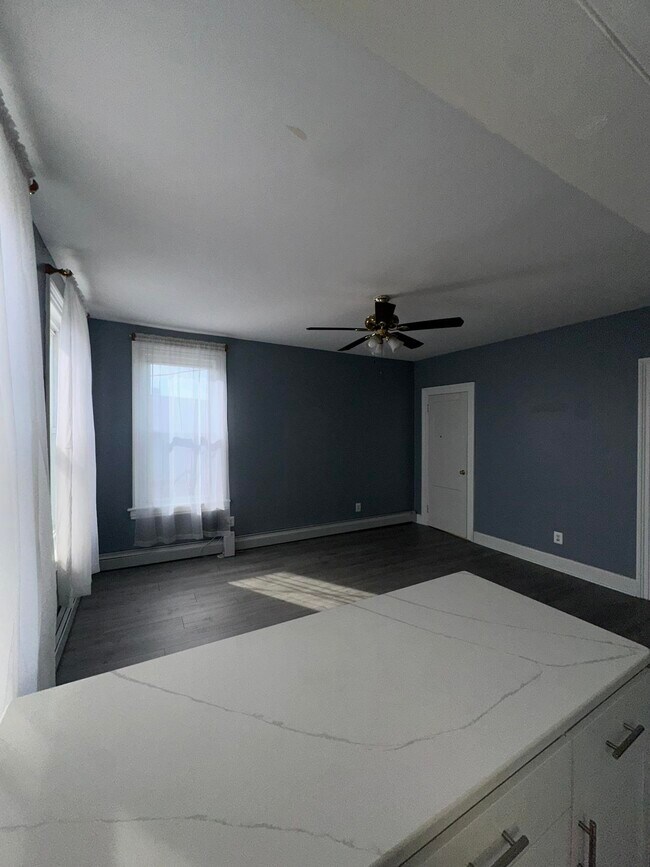 Building Photo - 209 Danforth Ave