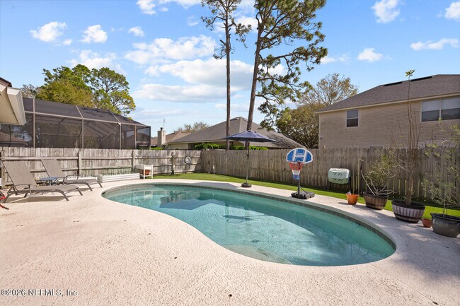 Building Photo - 13948 Spoonbill St N