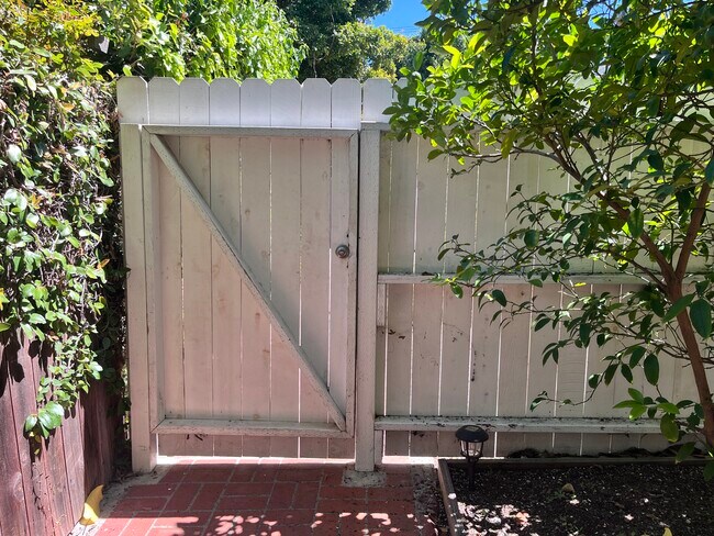 Building Photo - 507 Ashland Ave