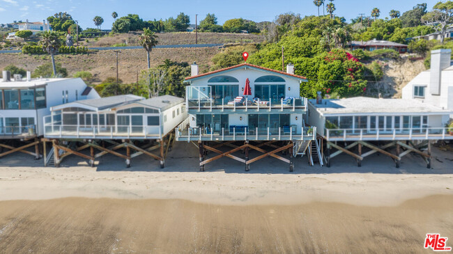 Building Photo - 27040 Malibu Cove Colony Dr