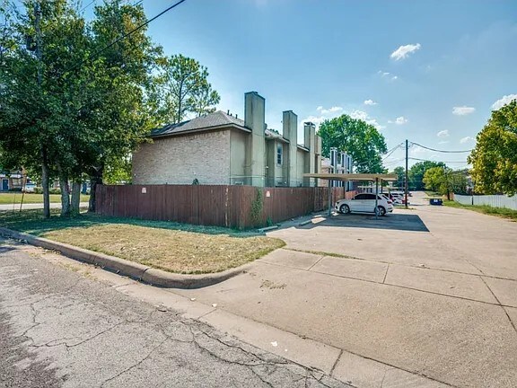 Building Photo - 7500 Chapin Rd