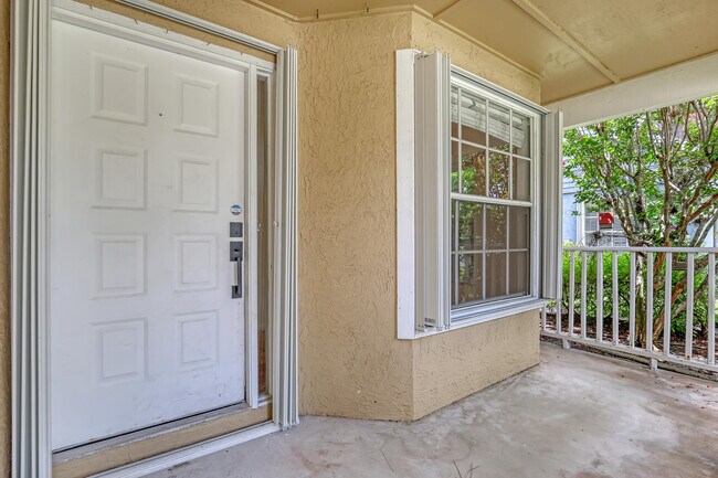 Building Photo - 935 Honeytree Ln