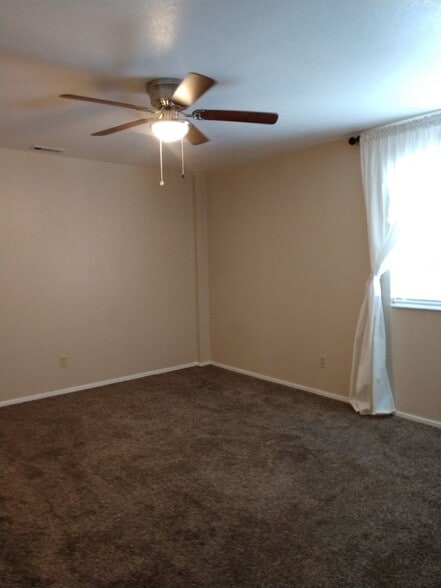 Building Photo - 207 S 600 E