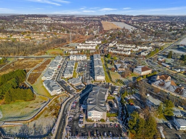 Building Photo - 225 Windmill Ct