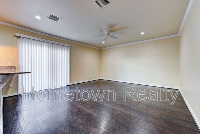 Building Photo - 1115 N Billen Ave