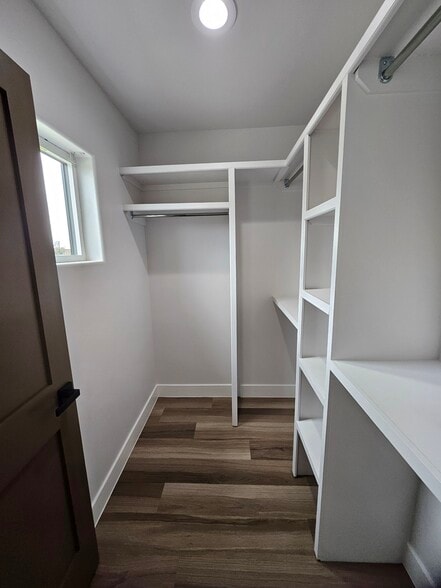 Building Photo - 1003 N Armijo St