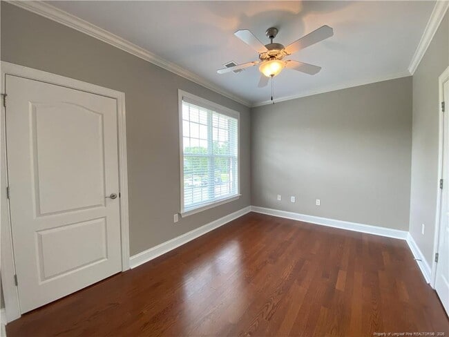 Building Photo - 411 Gallery Dr