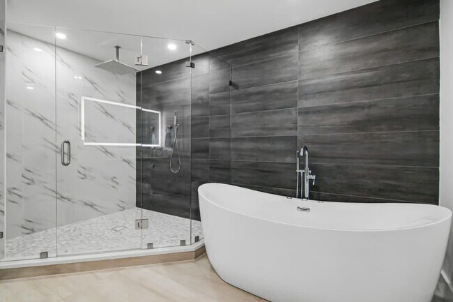 Building Photo - 27133 Edenbridge Ct