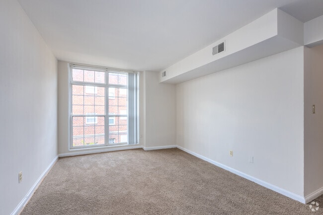 2BR, 1BA - 844SF - Villages of East River