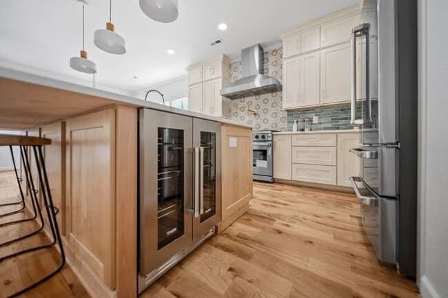 Building Photo - Brand-new condo in the heart of Ocean View.