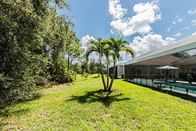 Building Photo - Seasonal or Annual Luxury Home With Pool in Reflection Lakes