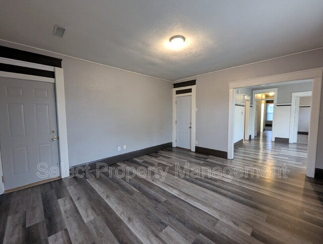 Building Photo - 345 W Williams St