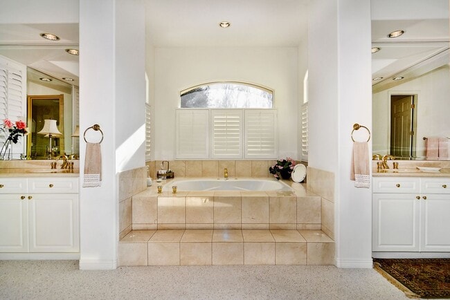 Building Photo - 25339 Prado De Los Arboles