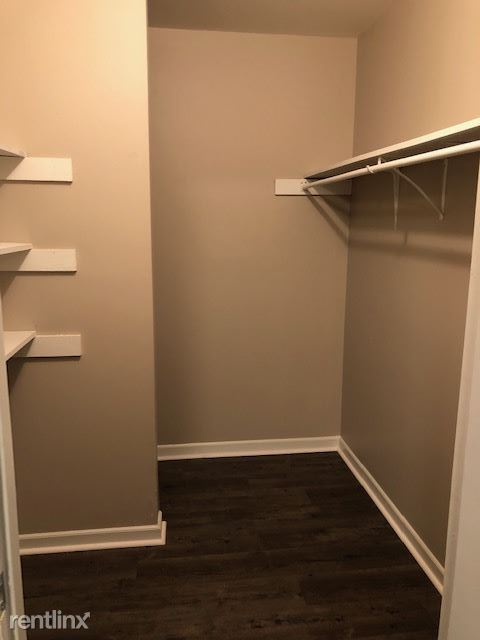 Building Photo - 1 br, 1 bath  - 3300 Starlight Dr Apt 5