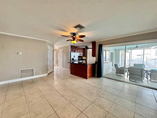 Building Photo - 6316 Lake Sunrise Dr