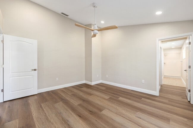 Building Photo - 6523 NW 109th Pl