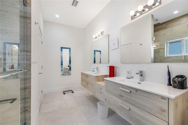 Building Photo - 640 Colson Dr