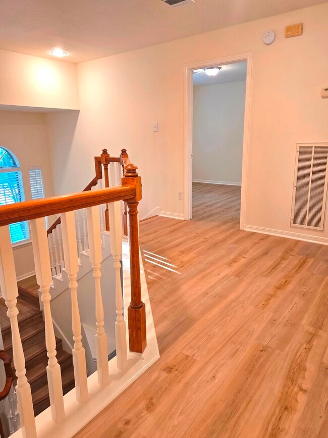 Building Photo - 1611 Monvale Ln