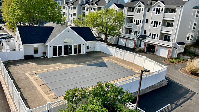 Pool and Clubhouse - 114 Burkhall St