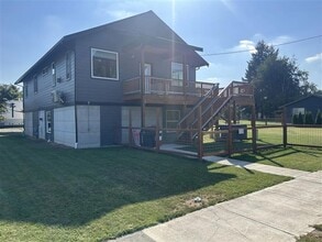Building Photo - Great 3-bedroom, 2 bath home in Sumas, WA