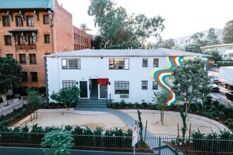 Building Photo - 7000 Franklin Ave