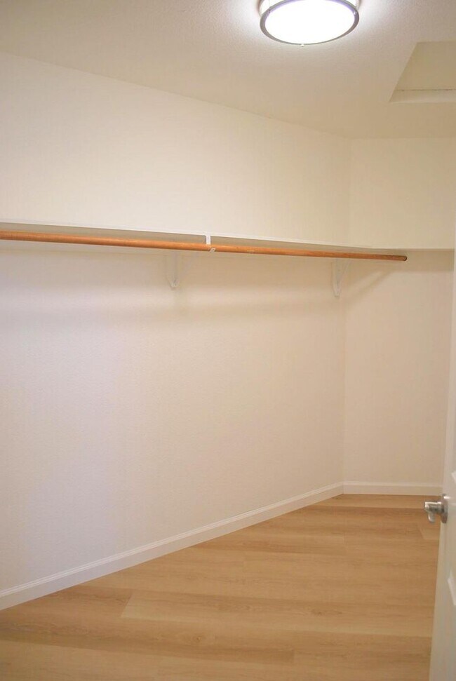 Building Photo - REDUCED ! Updated Detached Home in Gated F...