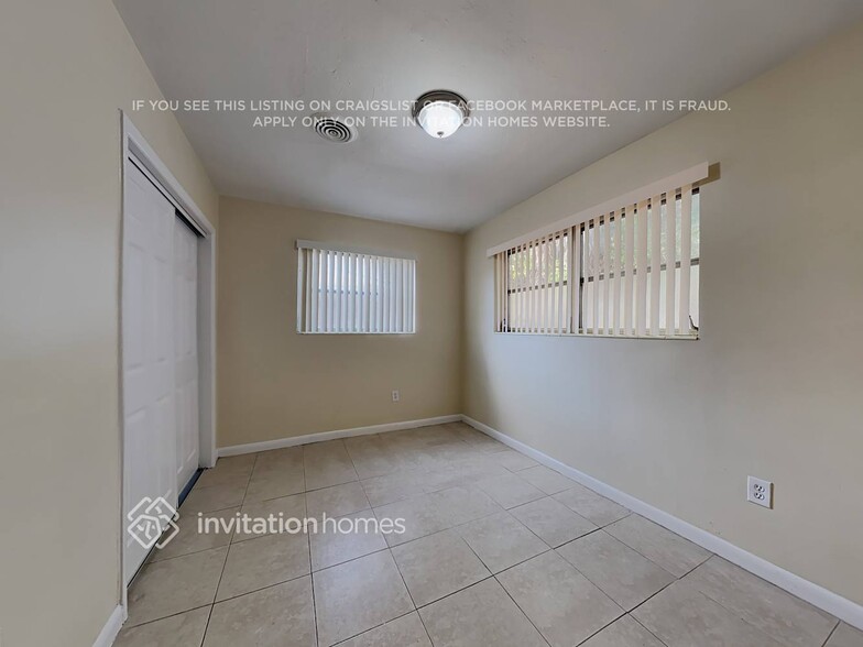 Building Photo - 18512 NW 23rd Ct