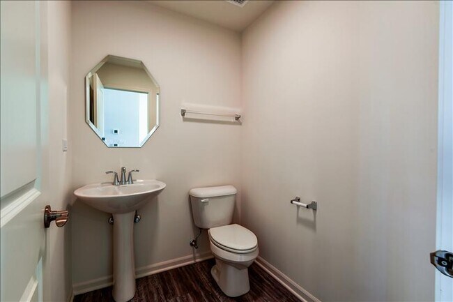 Building Photo - 1749 Carlstedt Dr
