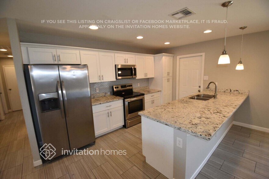 Building Photo - 1281 E Loma Vista Dr