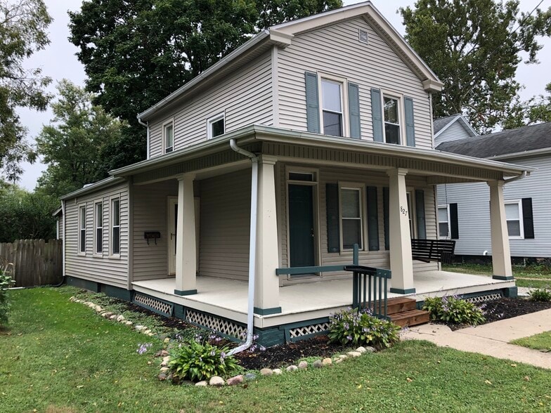 Building Photo - 827 S 1st St