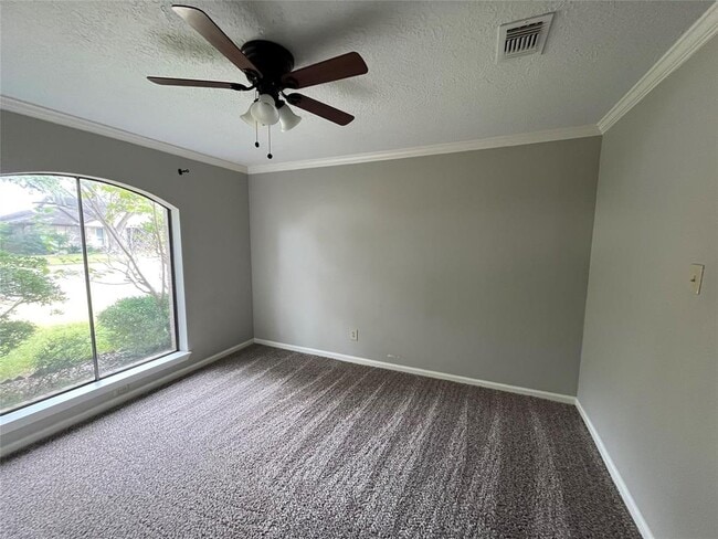 Building Photo - 2115 Redcliff Dr