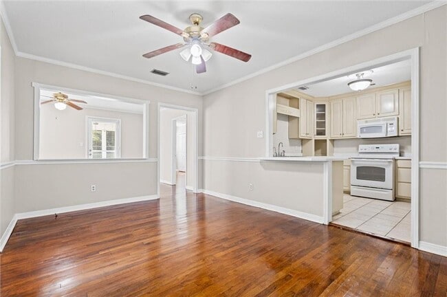 Building Photo - 315 Azalea Cir W