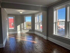Building Photo - 201 N Main St