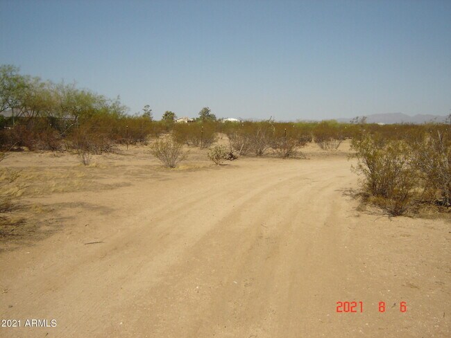 Building Photo - 51504 W Donald Dr