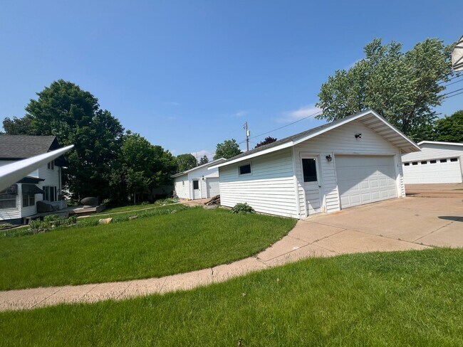 Building Photo - 1715 Fairmount St