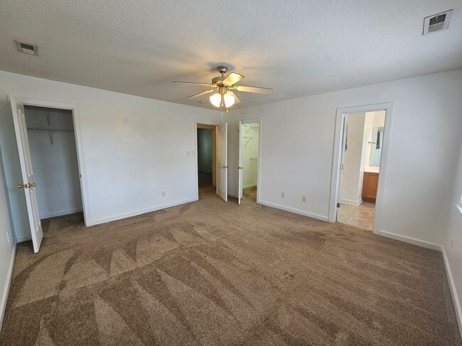 Building Photo - Gorgeous & Spacious 4 Bedroom In Carolina Forest